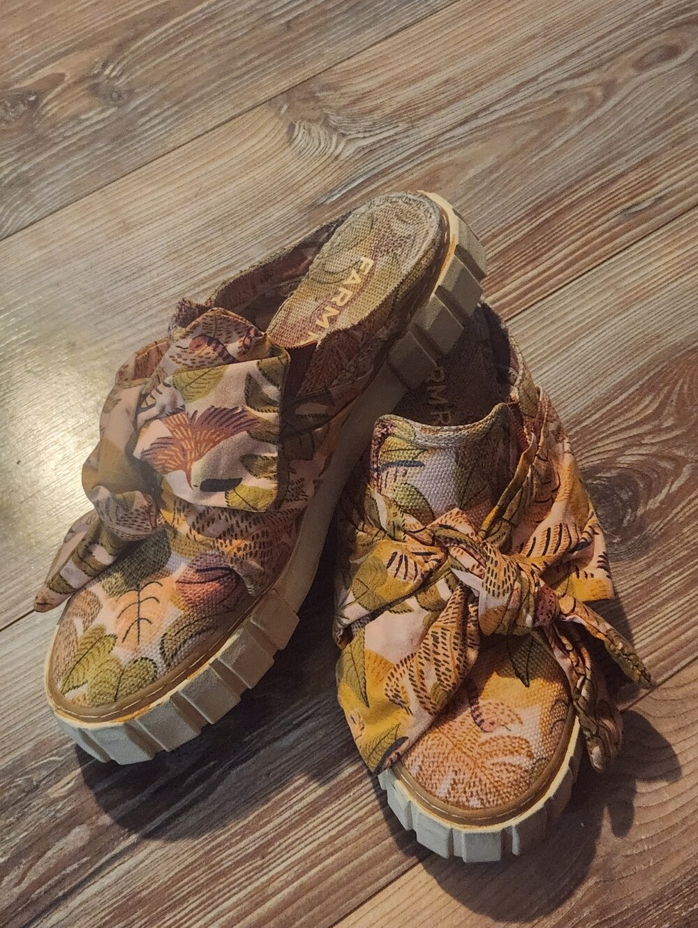 Farm Rio Summer Dream Shoe Size 9.5